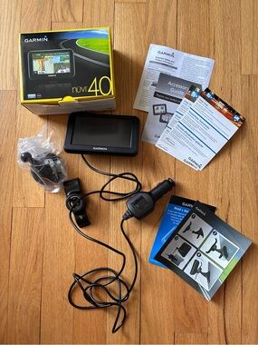 GARMIN® nüvi® 40 plug-in GPS device, 2011, Complete. WORKS